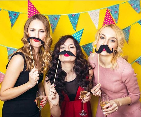 mustache-girls